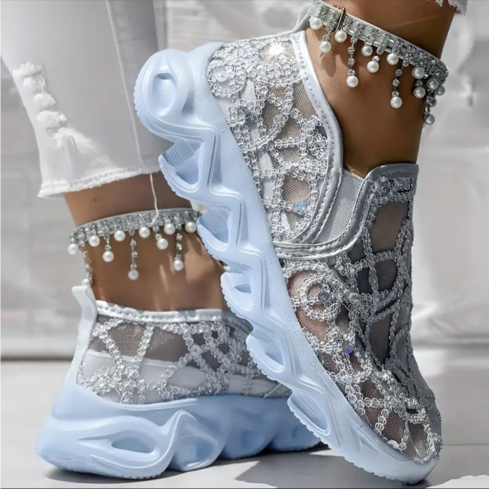 New! Women's Sparkling Sequin Mesh Sneakers. Size 8 - Picture 2 of 2